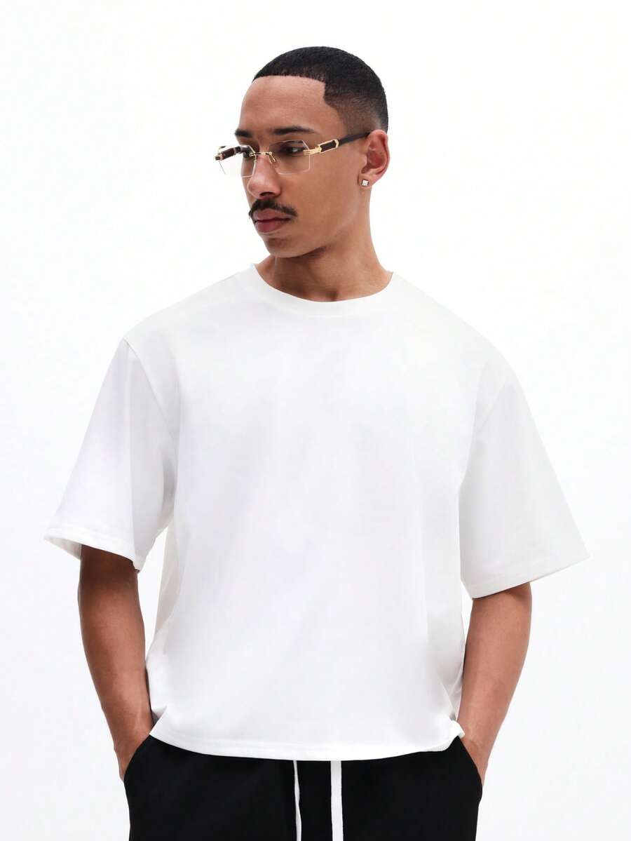 T-shirt Studios World Tour Oversized T-Shirt
