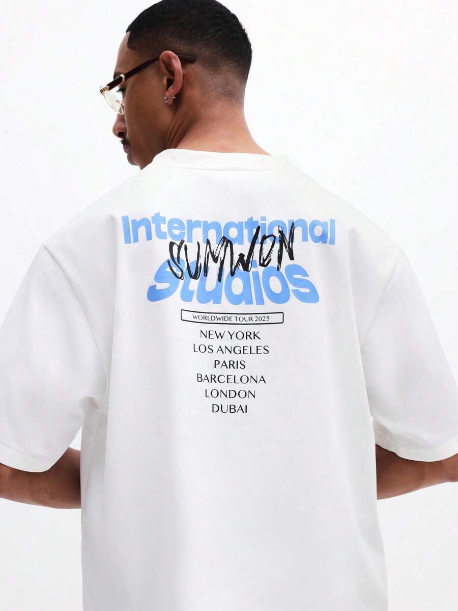 T-shirt Studios World Tour Oversized T-Shirt