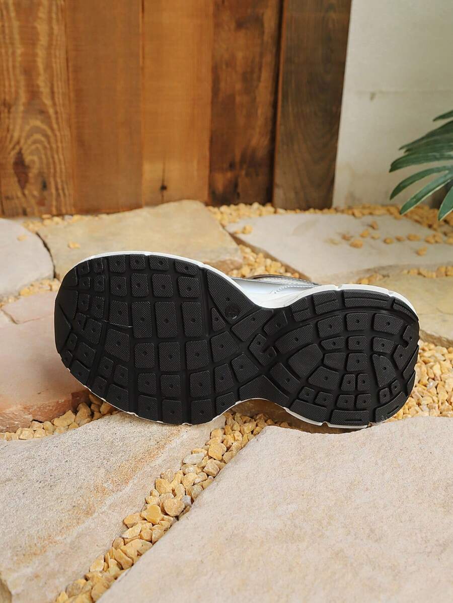 Sodalemon New Women's Casual Sports Shoes Preppy Style Chunky Sneakers Shoes White Sneakers Couple Style Round Toe Lace-Up Mesh Dual-Tone Breathable Versatile Deep Cut Fashion Print Graffiti College Style Student Shoes Outdoor Hiking Casual Shoes Commuter